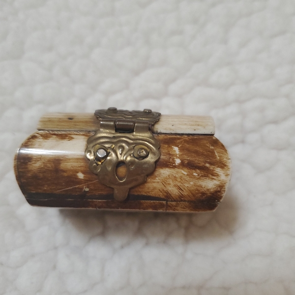 Vintage camel bone trinket box - Picture 5 of 8